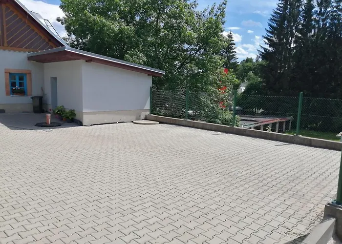 Stara Skola * Svoboda nad Úpou